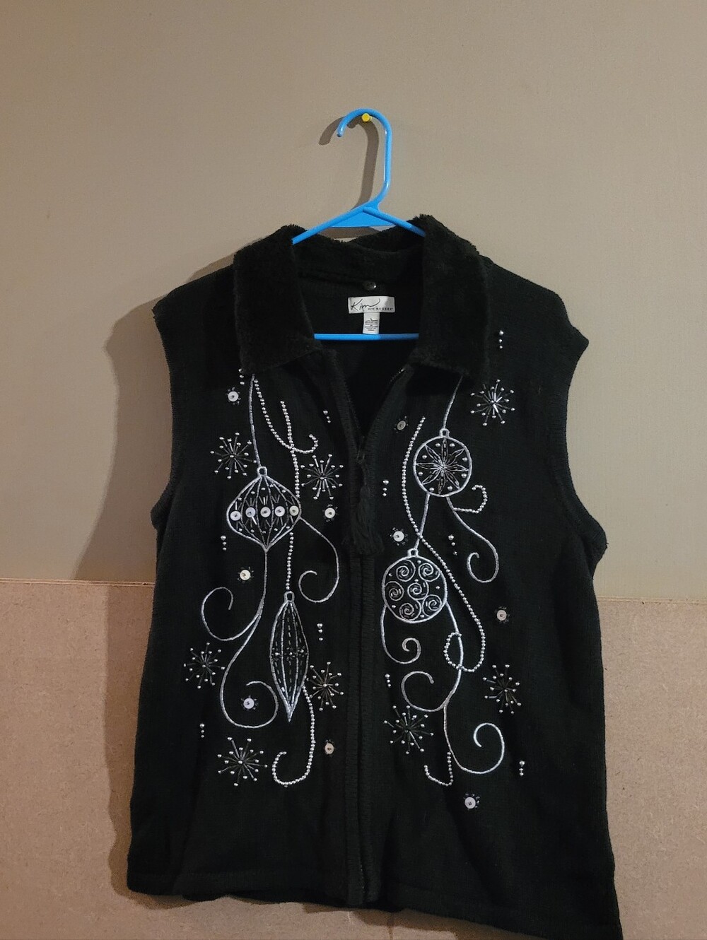 Kim Rogers Black Sleeveless Embellished Holiday Vest Lg